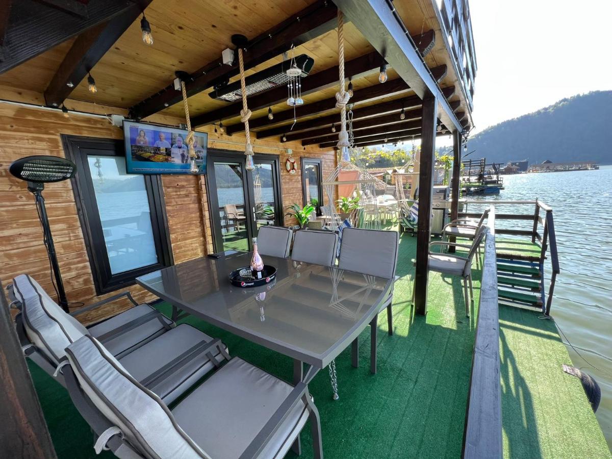 Casa pe lac Holiday Bicaz Exterior foto