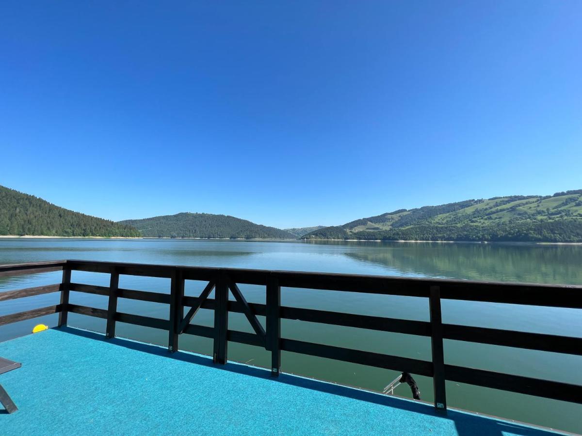 Casa pe lac Holiday Bicaz Exterior foto