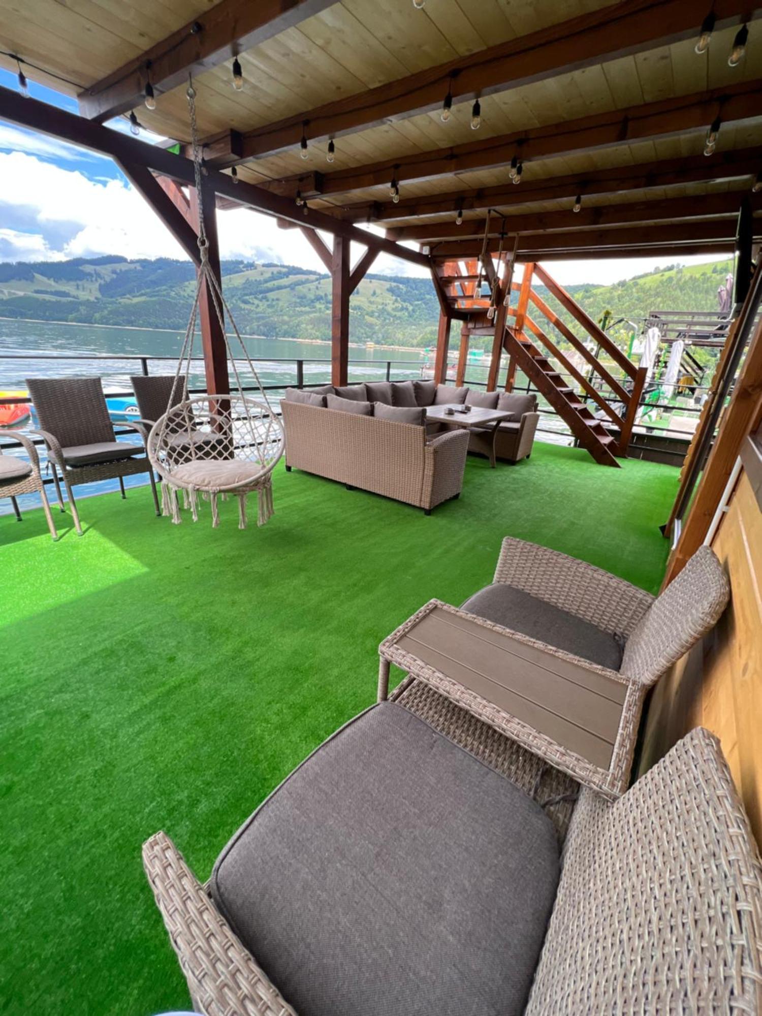 Casa pe lac Holiday Bicaz Exterior foto