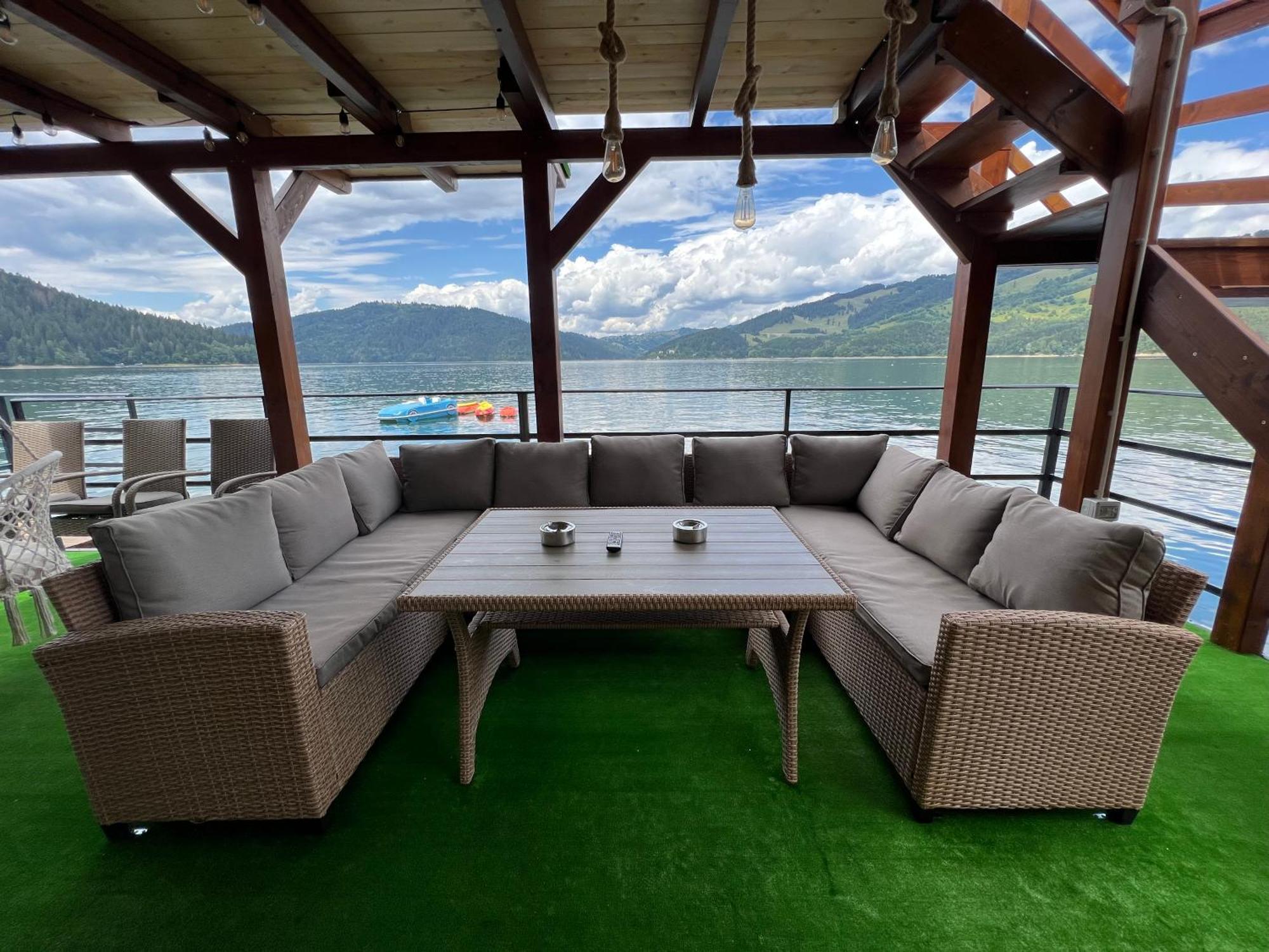 Casa pe lac Holiday Bicaz Exterior foto