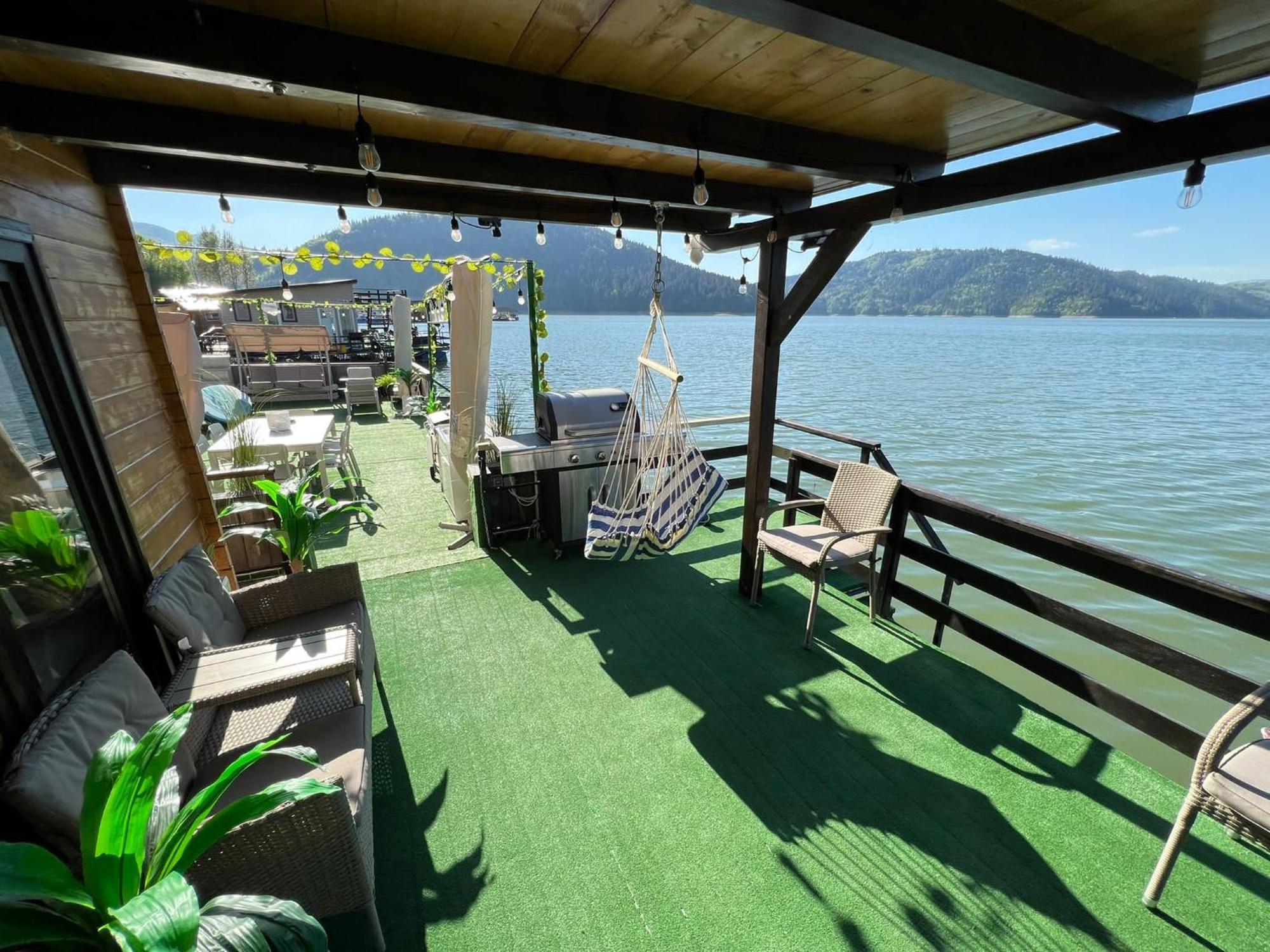 Casa pe lac Holiday Bicaz Exterior foto